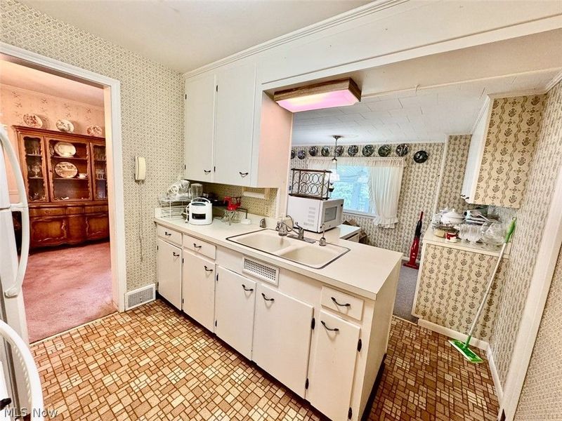 1038 Vincent Boulevard, Alliance, OH 44601 Photo 6