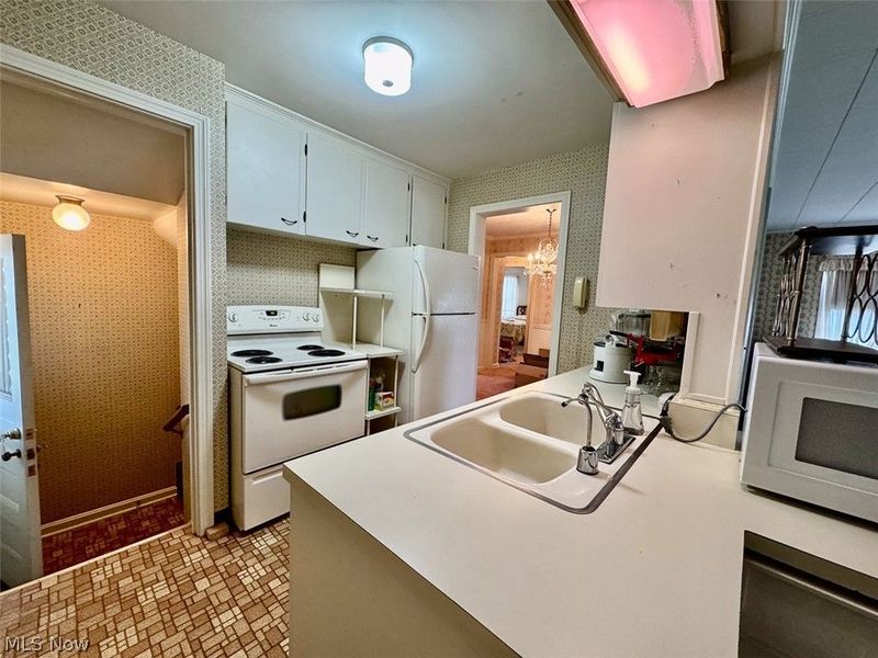 1038 Vincent Boulevard, Alliance, OH 44601 Photo 7