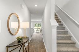 174 Yarrow Way photo 4