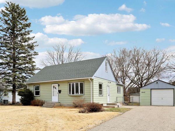 5848 Pennsylvania Avenue N, Crystal, MN 55428