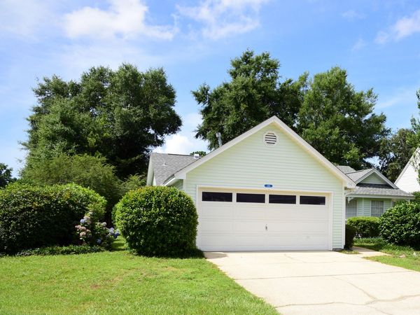 155 Meadowbrook Court, Niceville, FL 32578