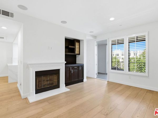 5625 Crescent Parkway, Unit 301, Playa Vista, CA 90094