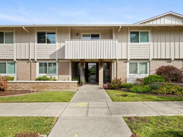 477 Lassen Street, Unit 6, Los Altos, CA 94022