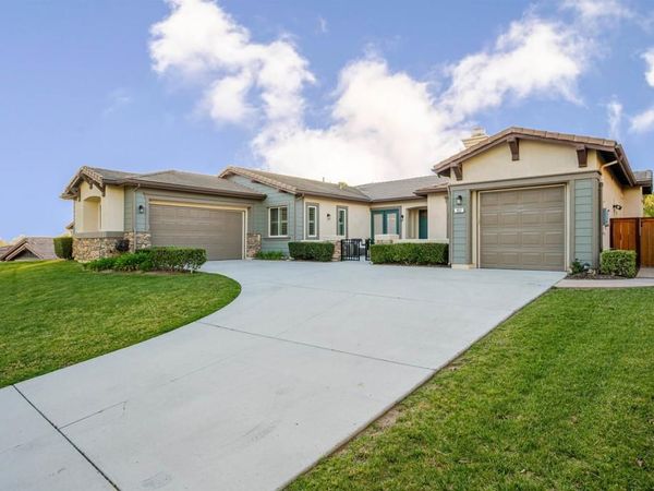 853 Hidden View Lane, Escondido, CA 92027