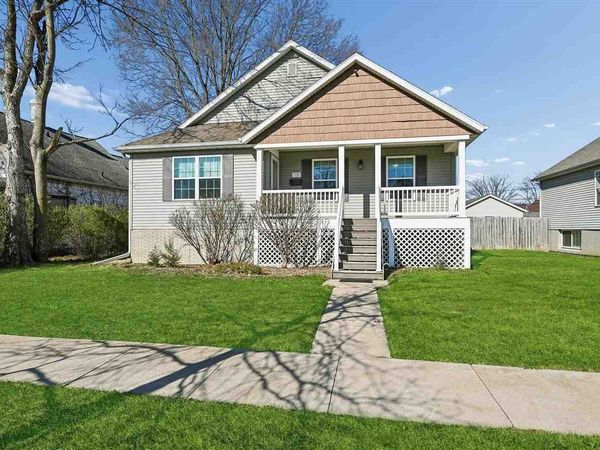 528 SW 9th Street, Cedar Rapids, IA 52404