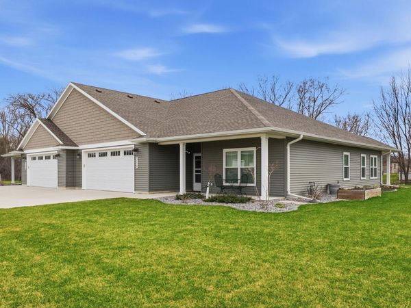 318 S Western Avenue, New Hampton, IA 50659