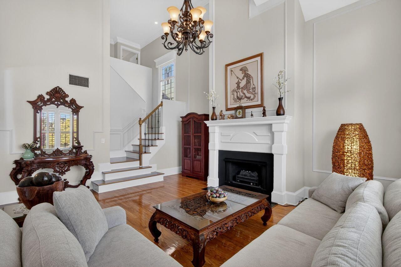 3312 Rees Row Photo 5