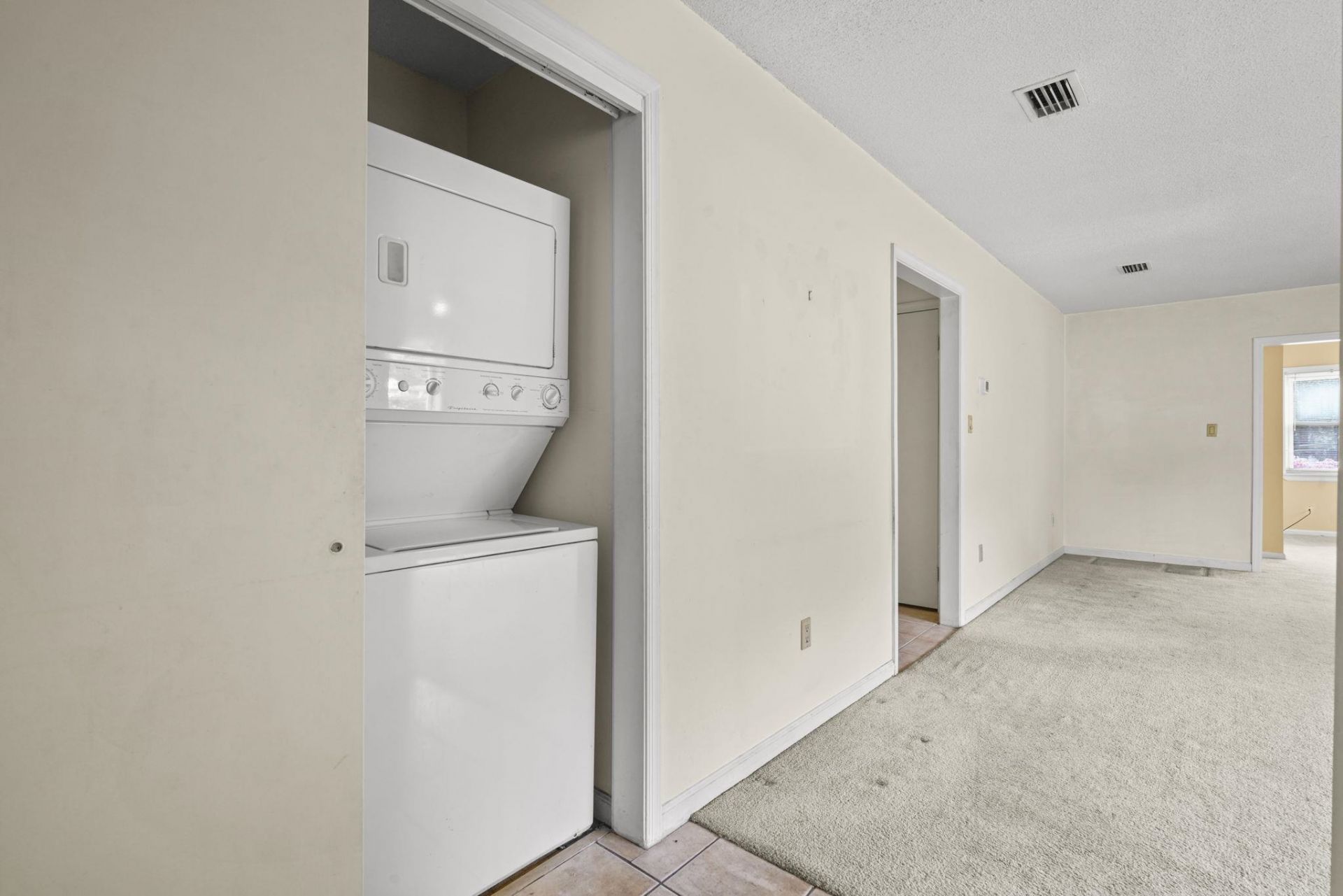 6590 Eagle Crescent Photo 10