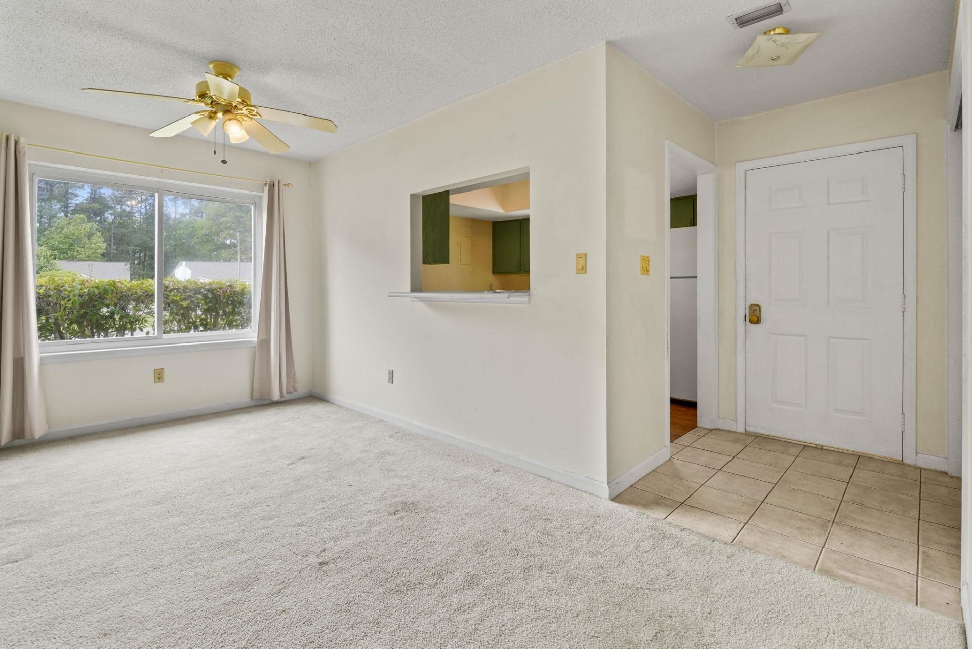 6590 Eagle Crescent Photo 12