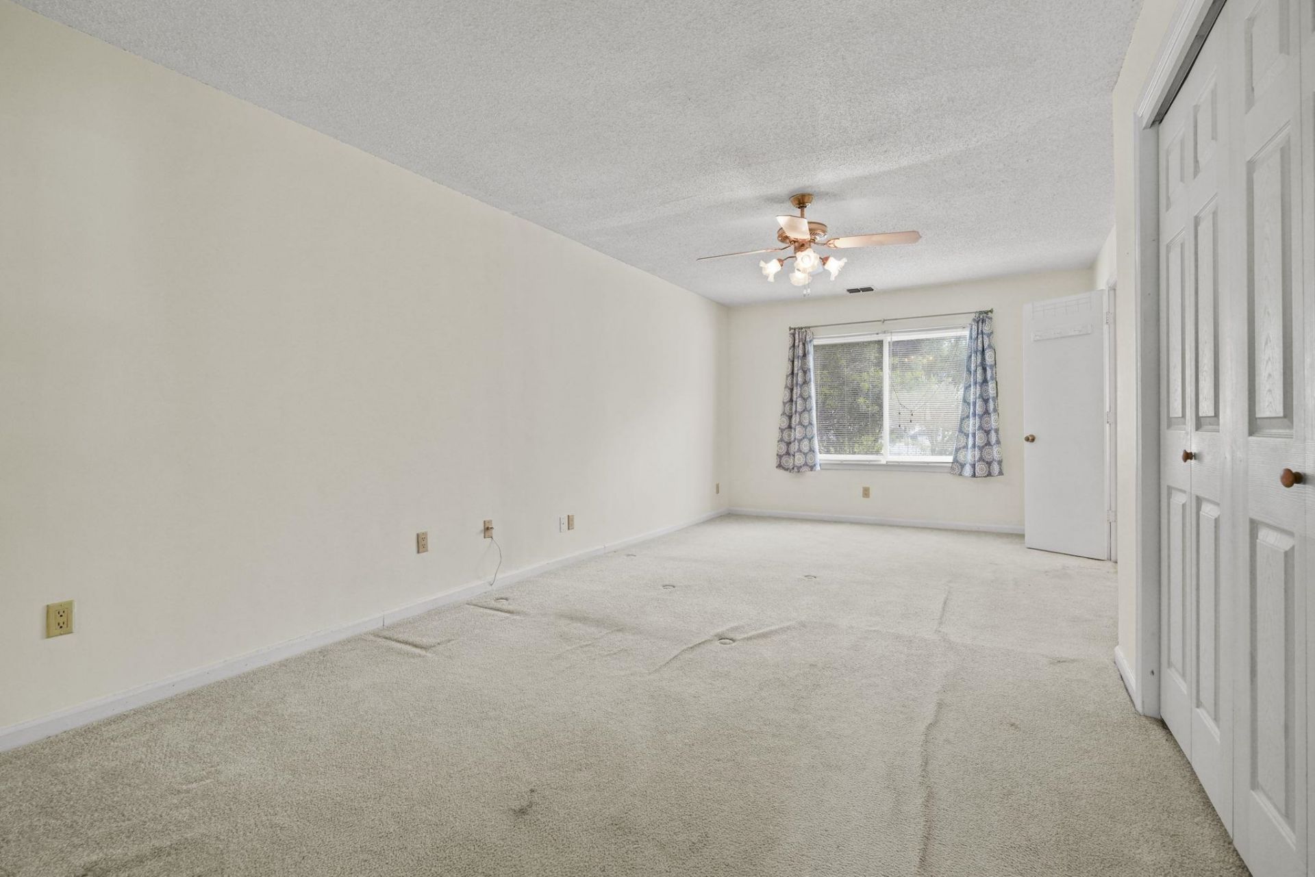 6590 Eagle Crescent Photo 21