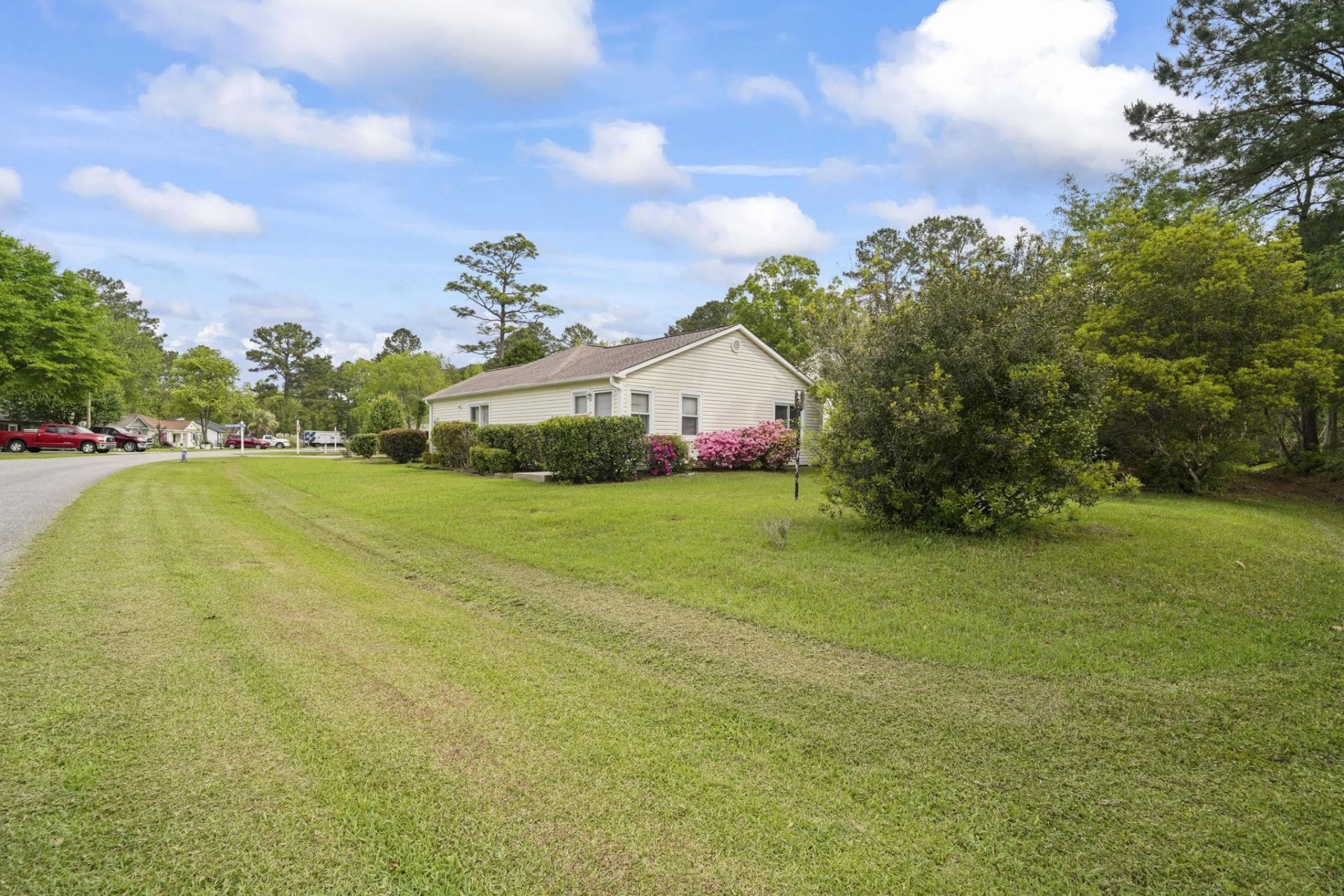 6590 Eagle Crescent Photo 26