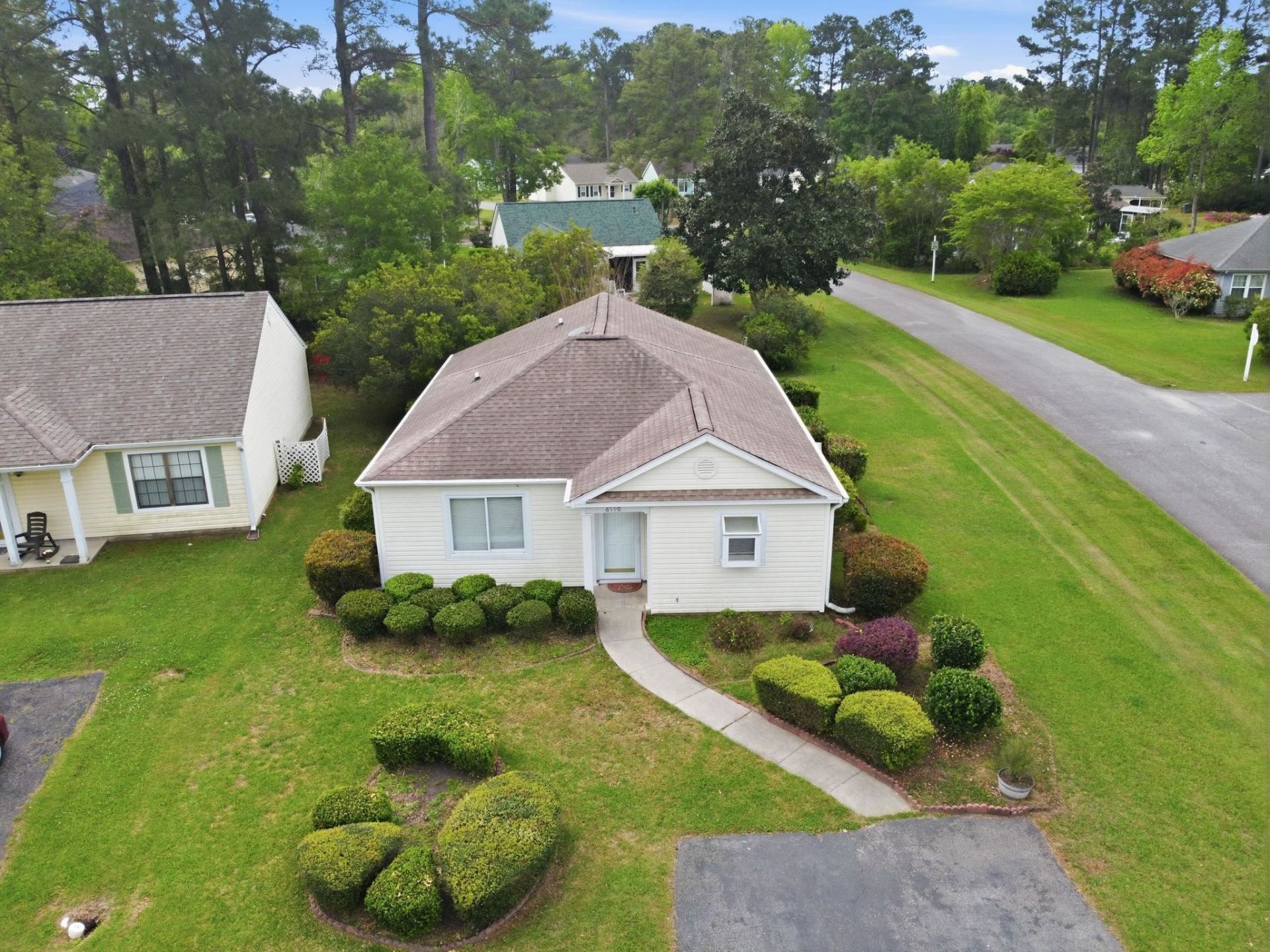 6590 Eagle Crescent Photo 28