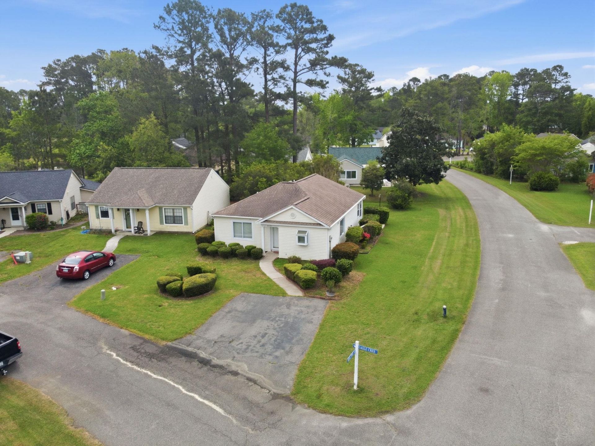 6590 Eagle Crescent Photo 29