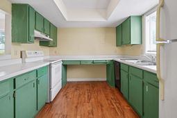 6590 Eagle Crescent photo 4