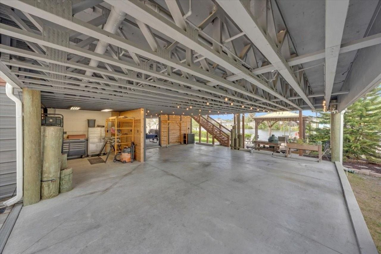 8813 S Lagoon Street, Tampa, FL 33615 Photo