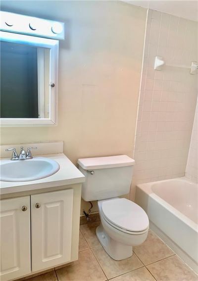 680 Tennis Club Drive, Unit 102, Fort Lauderdale, FL 33311 Photo