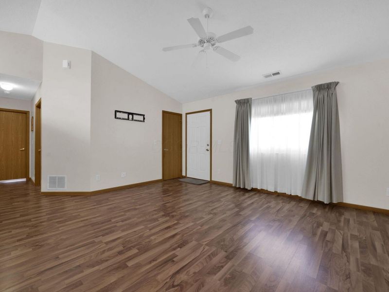 4054 Wiston Drive, Groveport, OH 43125 Photo 7