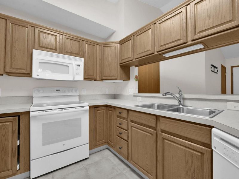 4054 Wiston Drive, Groveport, OH 43125 Photo 8