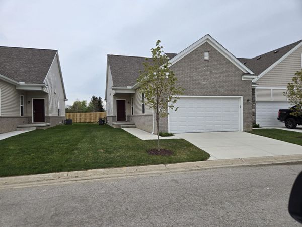 4260 Plum Village Circle, Unit 42, Monroe, MI 48161