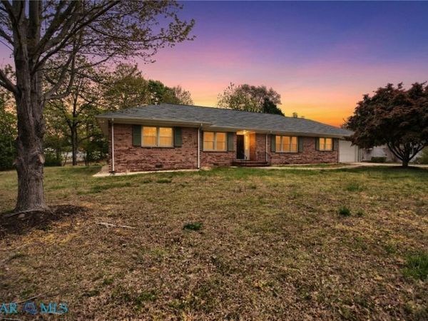 37 Chase Street, Kilmarnock, VA 22482