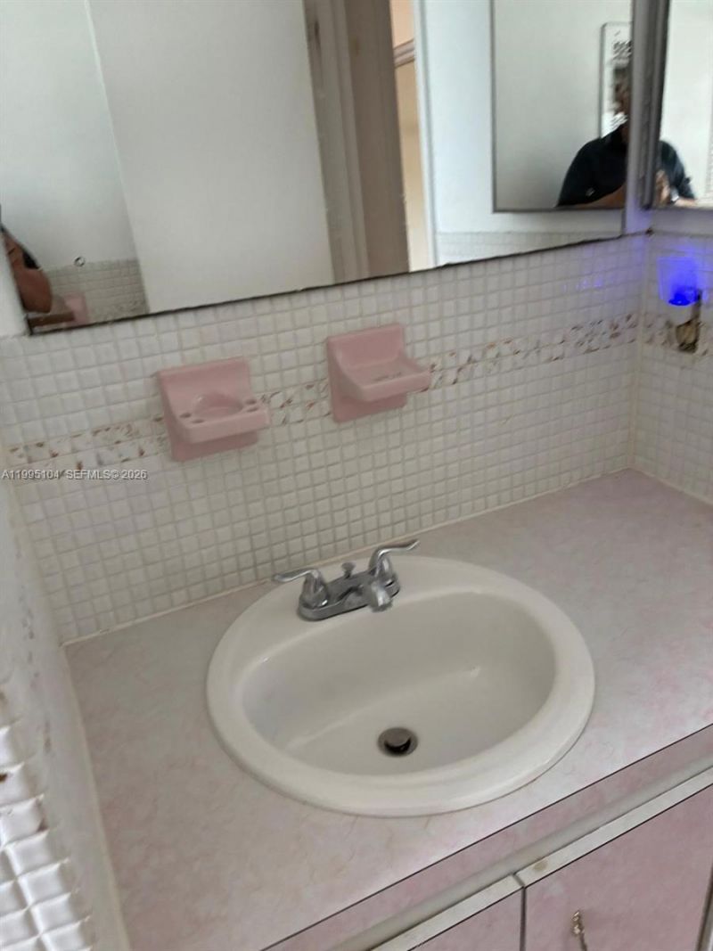 141 NE 10th Ave, Unit 25C, Hallandale Beach, FL 33009 Photo