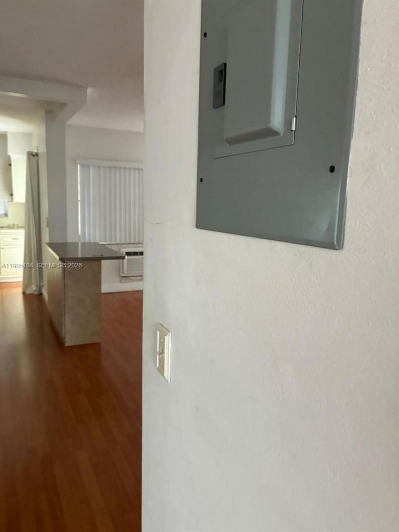 141 NE 10th Ave, Unit 25C, Hallandale Beach, FL 33009 Photo