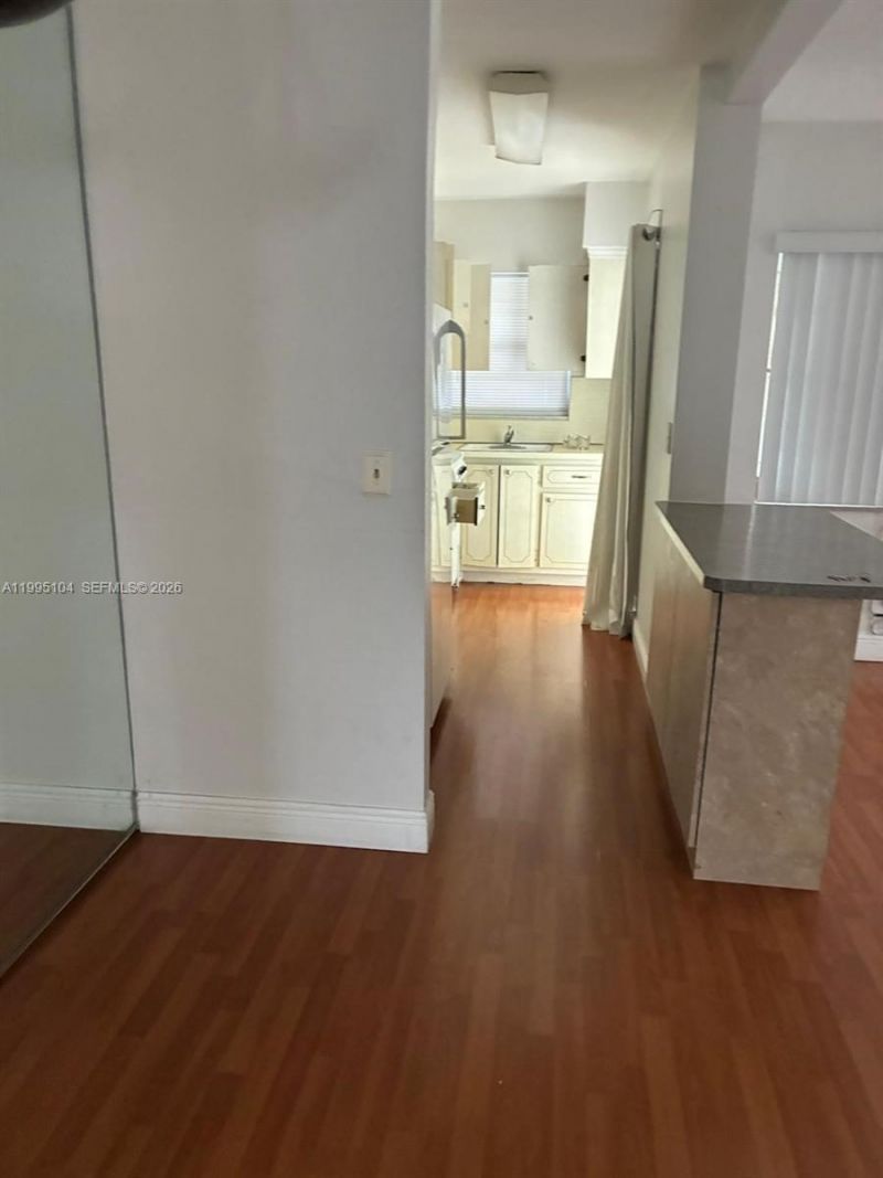 141 NE 10th Ave, Unit 25C, Hallandale Beach, FL 33009 Photo