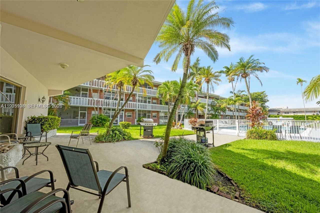 141 NE 10th Ave, Unit 25C, Hallandale Beach, FL 33009 Photo