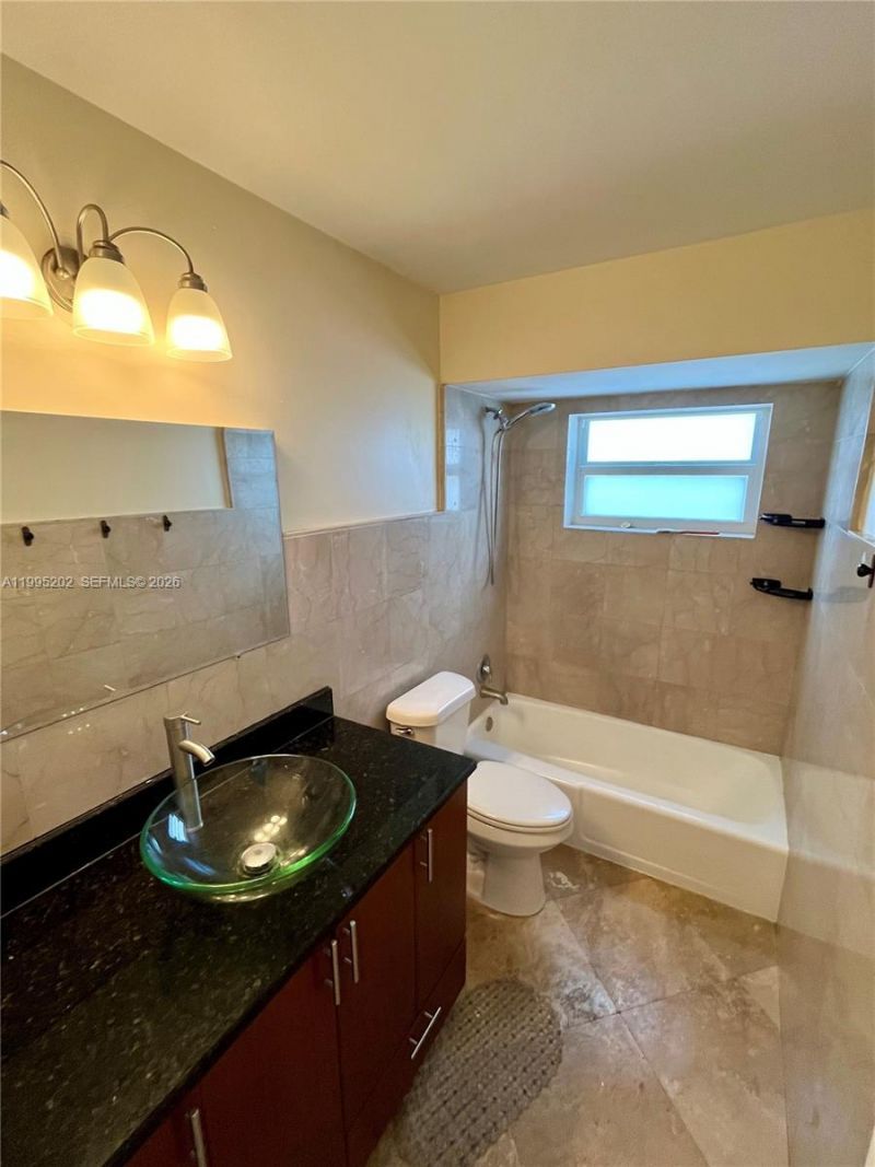 1958 Monroe St, Unit 203, Hollywood, FL 33020 Photo