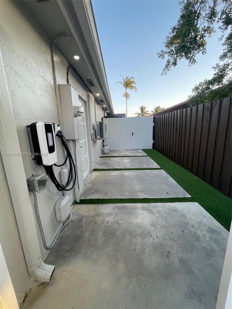 15426 SW 168th Ter, Unit 2, Miami, FL 33187 Photo