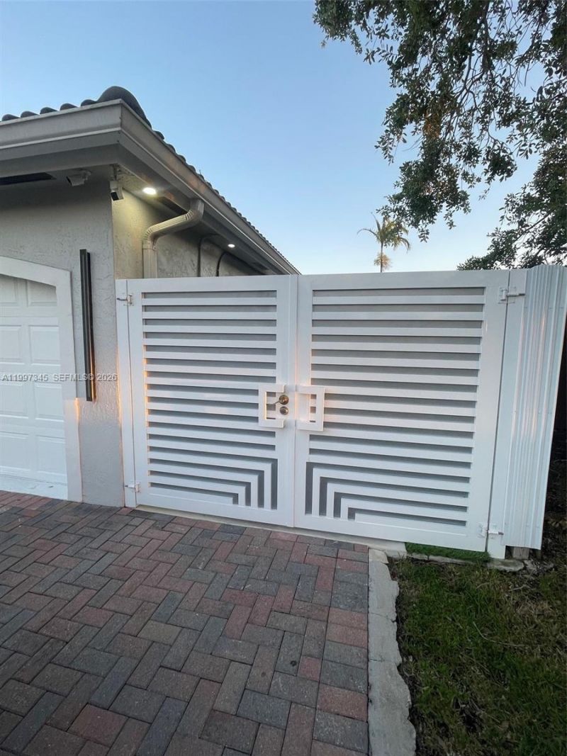 15426 SW 168th Ter, Unit 2, Miami, FL 33187 Photo