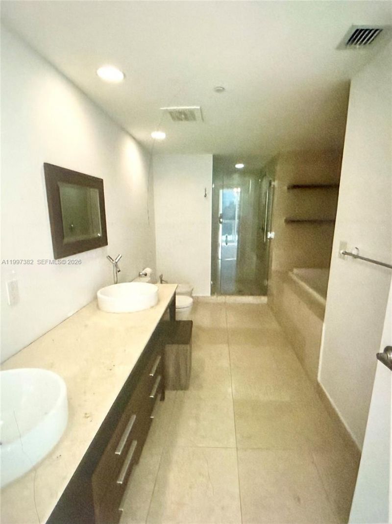 475 Brickell Ave, Unit 2915, Miami, FL 33131 Photo