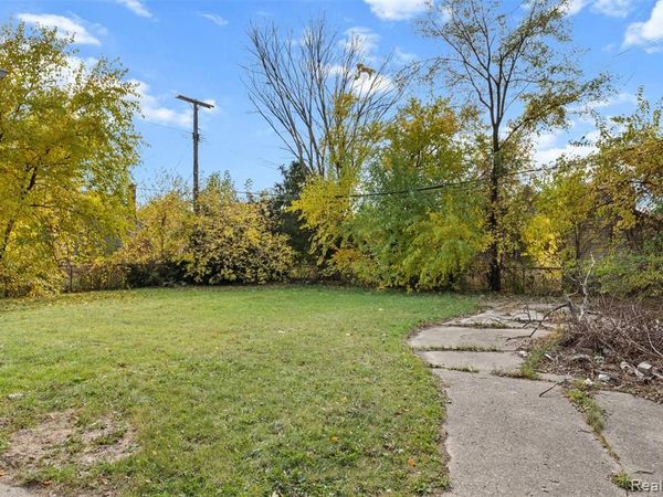 15082 Hazelridge Street, Detroit, MI 48205