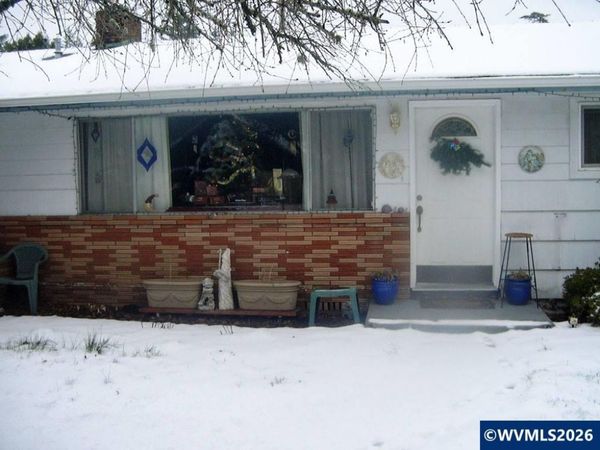 854 SW Swift Av, Mill City, OR 97360