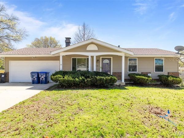 210 Vistaoak Court , Ballwin, MO 63021