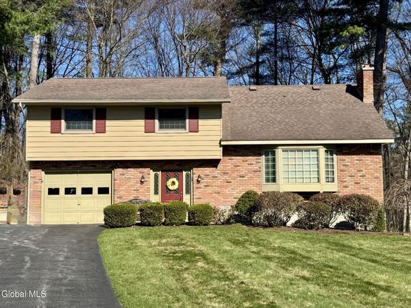 13 Arnold Drive, Clifton Park, NY 12065