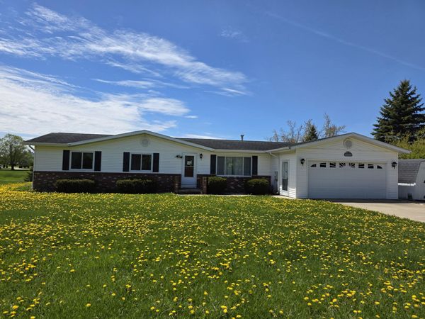 216 Riverside Drive, Cheboygan, MI 49721