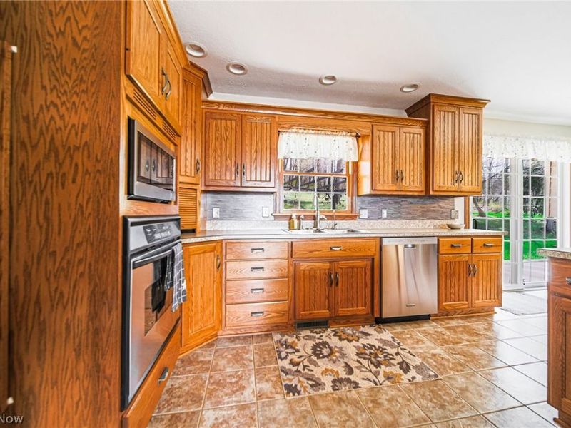 241 Monroe Street , Fredericksburg, OH 44627 Photo 10