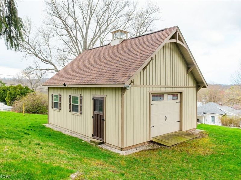 241 Monroe Street , Fredericksburg, OH 44627 Photo 4