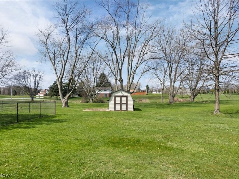 7451 Hahn Street, Louisville, OH 44641 Photo 34