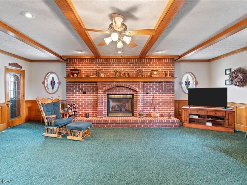 7451 Hahn Street, Louisville, OH 44641 Photo 5