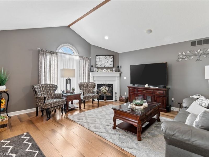 1220 Saint Abigail Street SW, Hartville, OH 44632 Photo 5