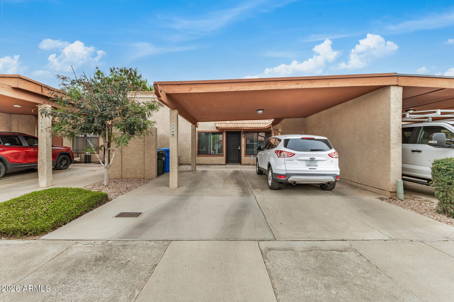 5209 N 18th Drive, Phoenix, AZ 85015 Main Photo