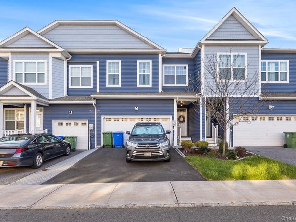 60 Magnolia Park Road, Middletown, NY 10940