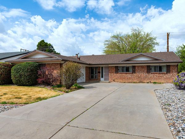 3709 Vermont Street NE, Albuquerque, NM 87110