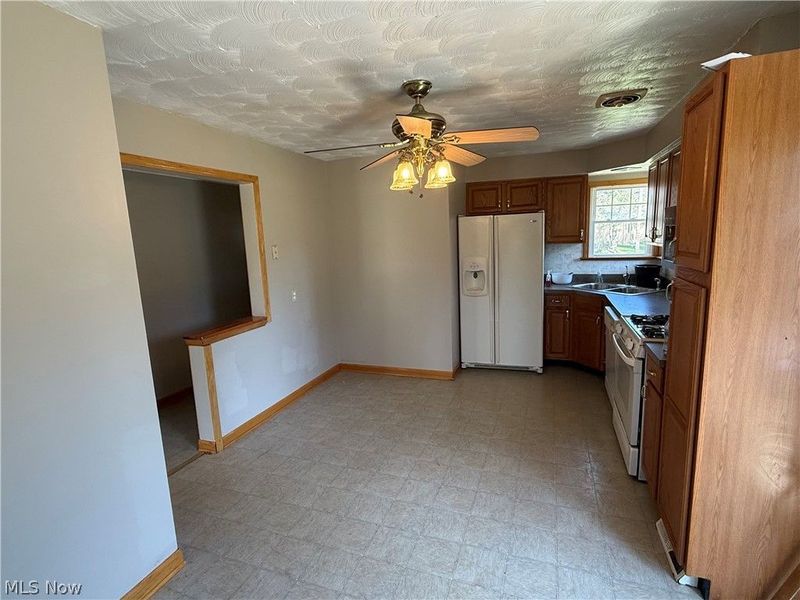 4362 Porter Road , North Olmsted, OH 44070 Photo 2