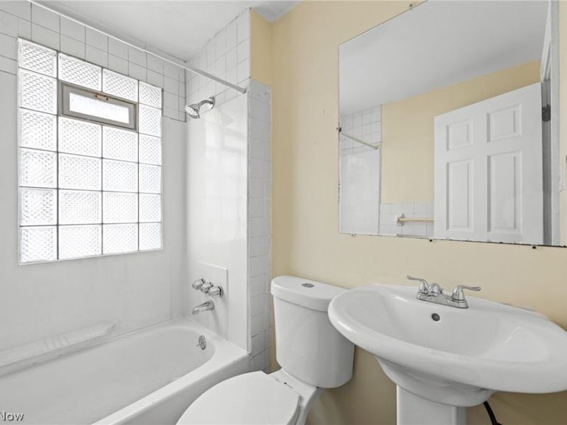 11801 Franklin Boulevard , Lakewood, OH 44107 Photo 14