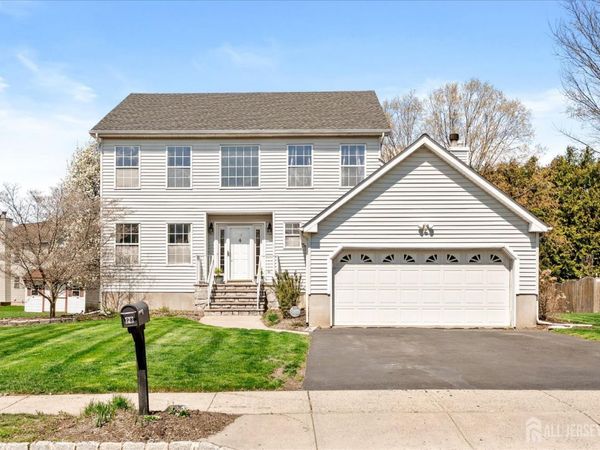 28 Terrier Place, Kendall Park, NJ 08824