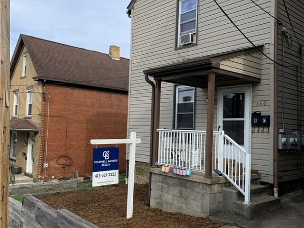 660 3rd St, Pitcairn, PA 15140
