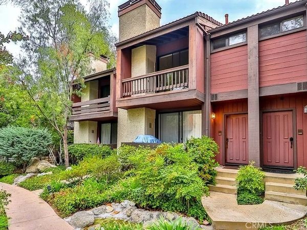 21931 Burbank, Unit 23, Woodland Hills, CA 91367